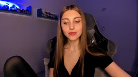 Seductress Cassia  FINDOM AND SADISM  NO NUDE online show from February 5, 2025, 7:53 pm