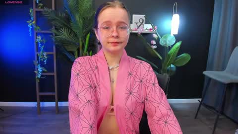 assie online show from January 15, 2025, 8:37 pm