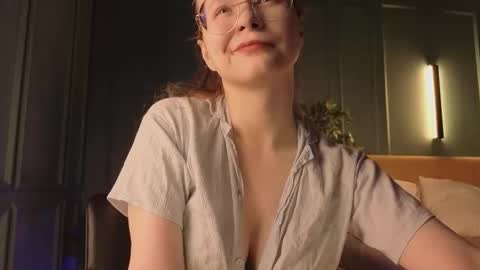 assie online show from December 3, 2025, 12:47 pm