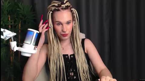 Cassie online show from November 26, 2025, 6:53 pm