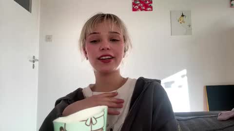 Olivia online show from March 31, 2026, 3:45 pm