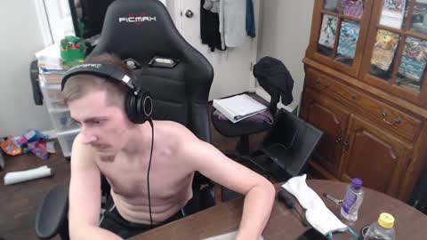 Snapshot of casuallycorrupt chatting on October 16, 2025, 11:00 am casuallycorrupt online show from October 16, 2025, 11:00 am