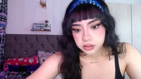 Mila online show from April 10, 2026, 7:46 am