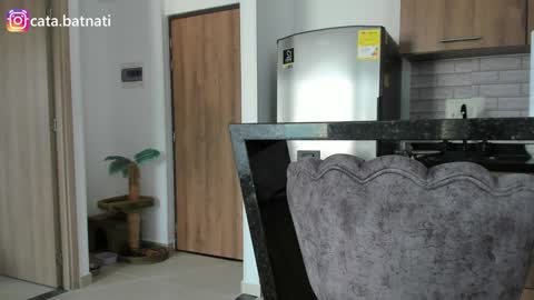 Catalina online show from December 21, 2024, 9:47 pm