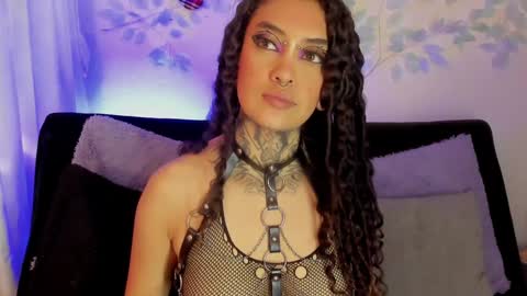 Snapshot of cata_greenn chatting on December 19, 2024, 9:49 pm Cata green model independient online show from December 19, 2024, 9:49 pm