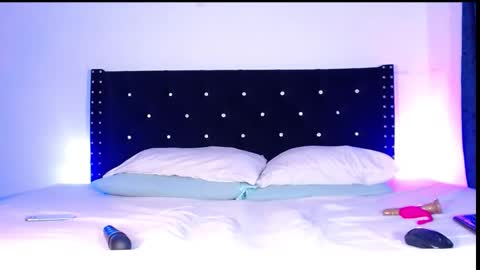 online time Colombia  1130 am  630 pm online show from February 27, 2026, 7:03 pm