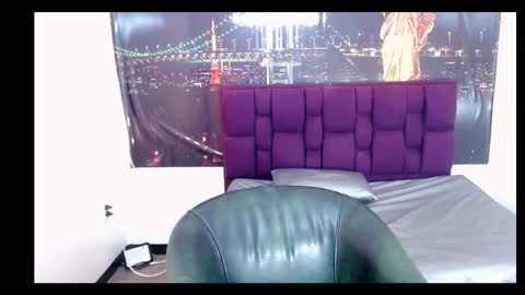 Queen Catalella online show from February 10, 2026, 3:21 am