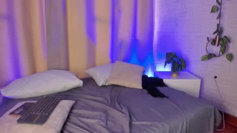 catalella_rouse online show from March 7, 2026, 8:17 pm