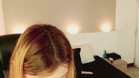 Catalina online show from April 14, 2026, 2:50 am