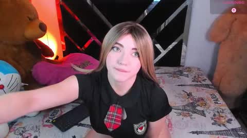 Catalina  online show from November 24, 2025, 11:04 pm