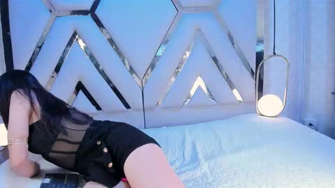 catarinamayer1 online show from October 27, 2025, 10:25 pm