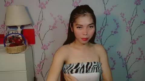 catherine_365 online show from October 3, 2025, 7:38 am