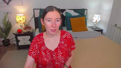 Catrin online show from December 8, 2024, 5:18 am