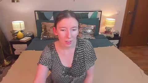 Catrin online show from December 19, 2025, 5:47 am
