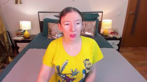 Snapshot of catherinewalls chatting on February 12, 2026, 5:02 am Catrin online show from February 12, 2026, 5:02 am