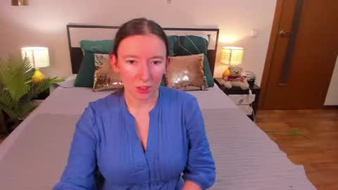 Snapshot of catherinewalls chatting on March 2, 2026, 3:52 am Catrin online show from March 2, 2026, 3:52 am