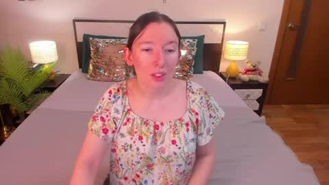 Snapshot of catherinewalls chatting on April 29, 2026, 4:05 am Catrin online show from April 29, 2026, 4:05 am