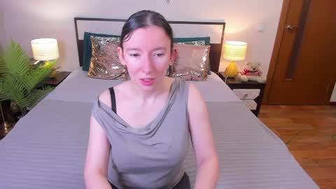 Snapshot of catherinewalls chatting on May 1, 2026, 4:50 am Catrin online show from May 1, 2026, 4:50 am