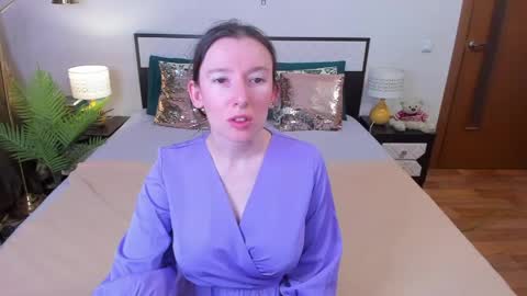 Snapshot of catherinewalls chatting on May 3, 2026, 3:56 am Catrin online show from May 3, 2026, 3:56 am