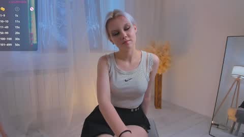 Mia online show from May 24, 2026, 11:04 am