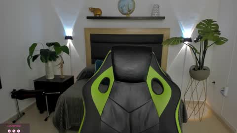 Snapshot of catleya_1 chatting on March 8, 2025, 3:06 am Juliana online show from March 8, 2025, 3:06 am