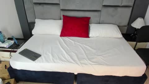 Snapshot of catleyasmith chatting on December 20, 2025, 12:12 pm Catleya online show from December 20, 2025, 12:12 pm