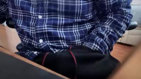 catmandoo21001 online show from November 14, 2025, 7:56 pm