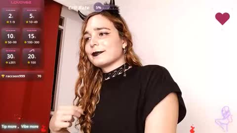 Catalina Restrepo online show from November 1, 2025, 1:18 am