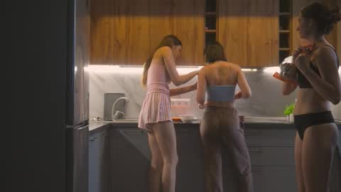 catolinanight online show from October 19, 2025, 6:14 am