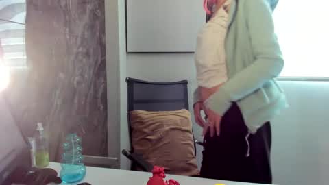 CATT EVANS online show from December 1, 2024, 7:47 pm