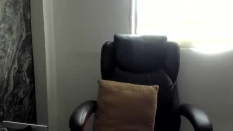 CATT EVANS online show from November 30, 2025, 8:02 pm