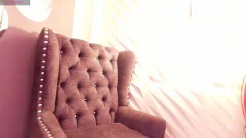 Cattaleya nocturna online show from November 10, 2025, 3:27 am