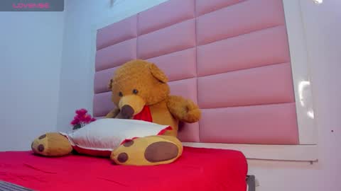 Snapshot of cattalina_25 chatting on January 15, 2026, 12:32 pm cattalina_25 online show from January 15, 2026, 12:32 pm