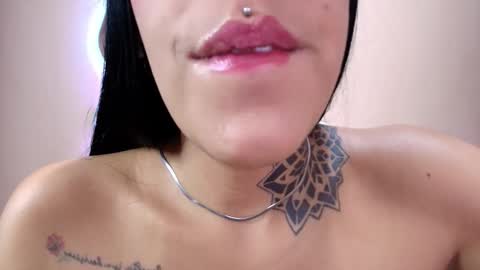 Cattleya online show from December 3, 2025, 4:31 am