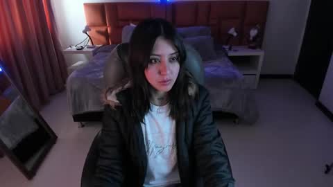 catti_brie_ online show from November 29, 2025, 12:30 pm