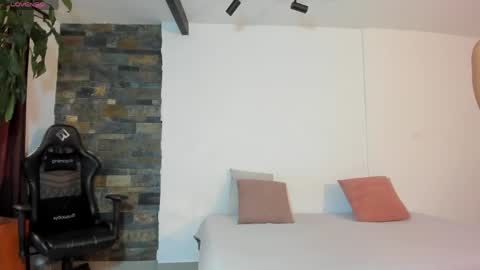 cattleya_smith_ online show from May 13, 2026, 12:24 pm