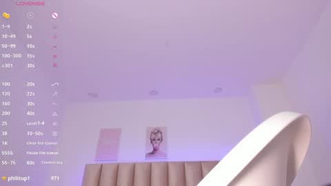 Snapshot of catvalentinee_ chatting on March 7, 2025, 8:56 am catvalentinee_ online show from March 7, 2025, 8:56 am