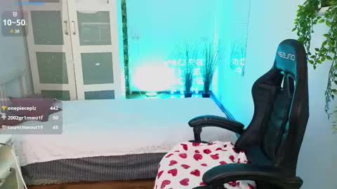 caty_cuddly online show from February 19, 2025, 8:44 am