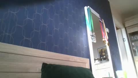 Im yours online show from October 7, 2025, 7:05 am