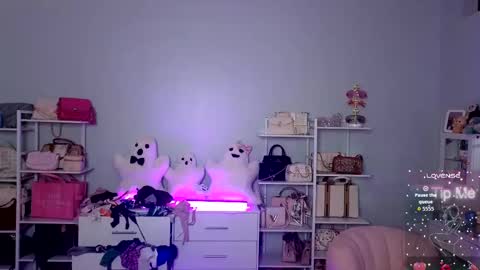 Snapshot of ccinnamon chatting on October 14, 2025, 11:38 pm Ccinnamon online show from October 14, 2025, 11:38 pm