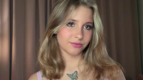 Lina  online show from March 29, 2026, 7:14 pm