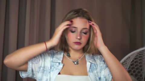 Lina  online show from May 28, 2026, 7:22 pm