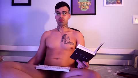 Snapshot of celesluddenn chatting on November 2, 2025, 8:33 pm Celes online show from November 2, 2025, 8:33 pm