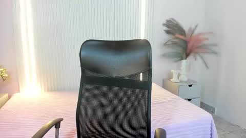 celestemoon5 online show from February 13, 2026, 7:04 am