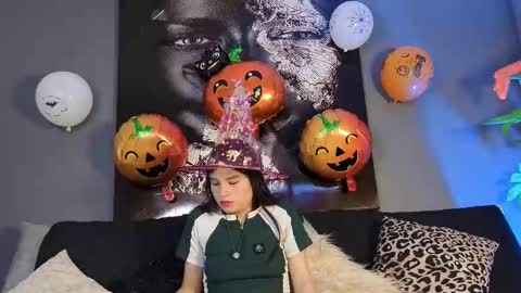 Sara online show from October 24, 2025, 7:10 pm