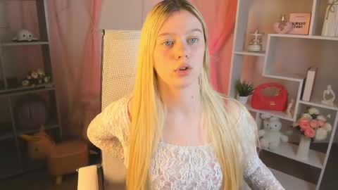 your cute kitty online show from April 15, 2026, 7:58 pm