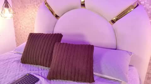 celestte_sm online show from May 7, 2026, 7:19 pm