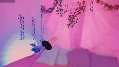 Hello guys my name is Sofi and Lizzie and  Vanessa online show from November 6, 2025, 2:56 am