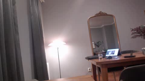 Snapshot of cfnmfriendly chatting on December 20, 2024, 2:38 pm cfnmfriendly online show from December 20, 2024, 2:38 pm