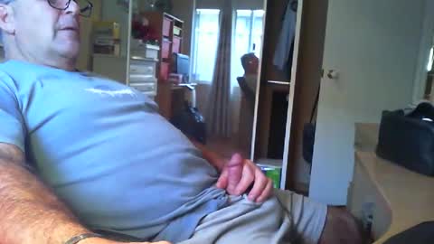 Chalky online show from October 22, 2025, 9:31 am